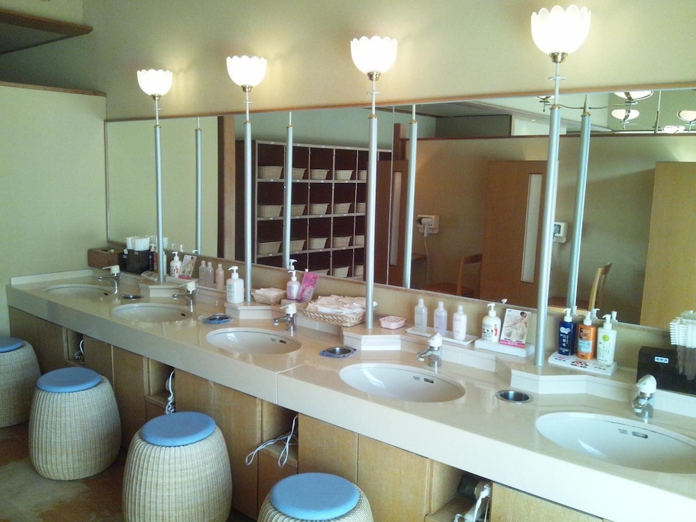 HIRUGAMI GRAND HOTEL TENSHIN 39/40