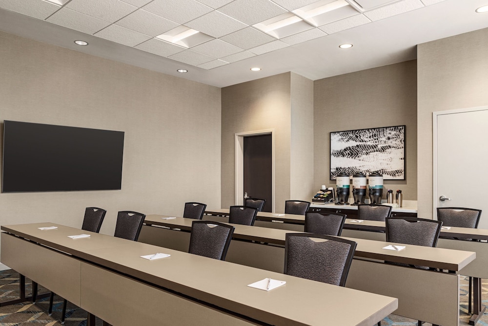 Residence Inn by Marriott New York JFK Airport 19/36
