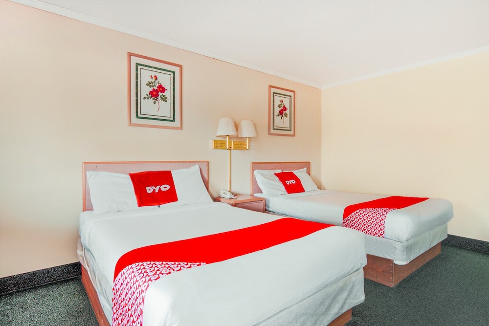 OYO Hotel Durham West Hills 21/36