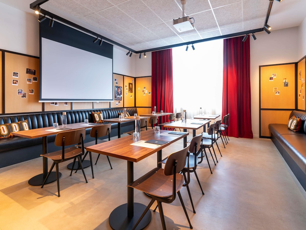 ibis Styles Paris Villejuif (Opening May 2024) 38/52