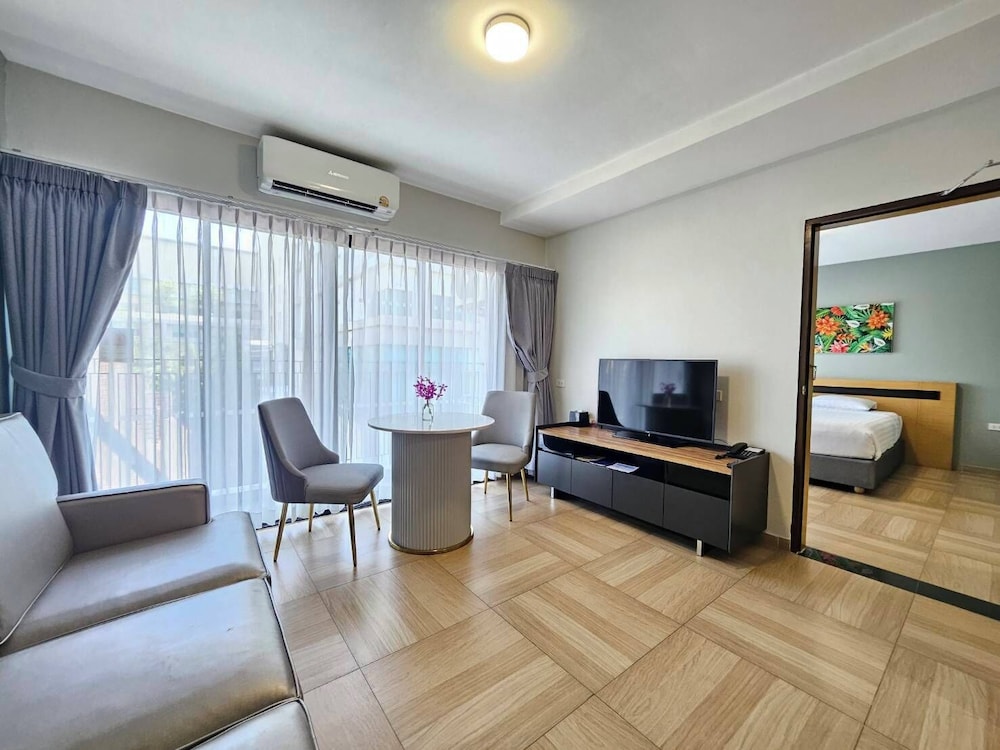 CHIVA BANGKOK HOTEL 46/58