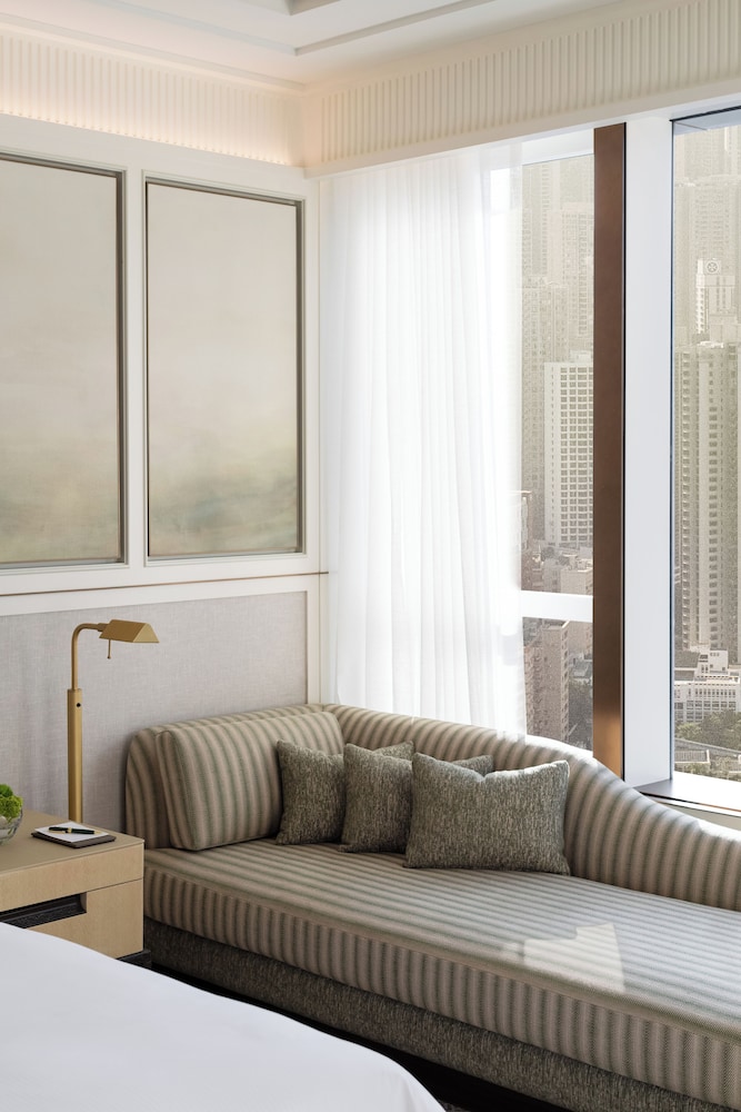 Island Shangri La Hong Kong 45/67