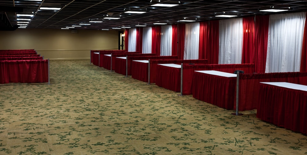 Crowne Plaza Louisville Airport Expo Center 60/79