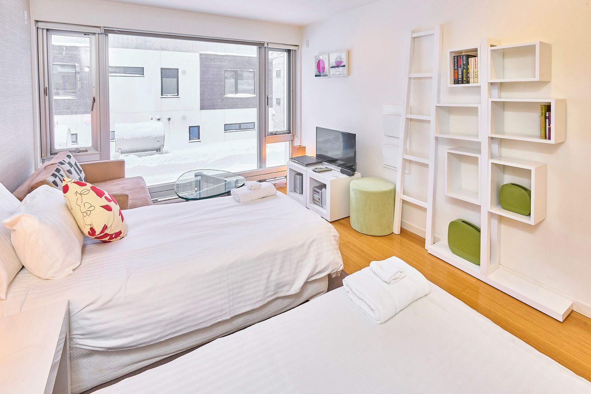 Condo, Studio, Twin Beds
