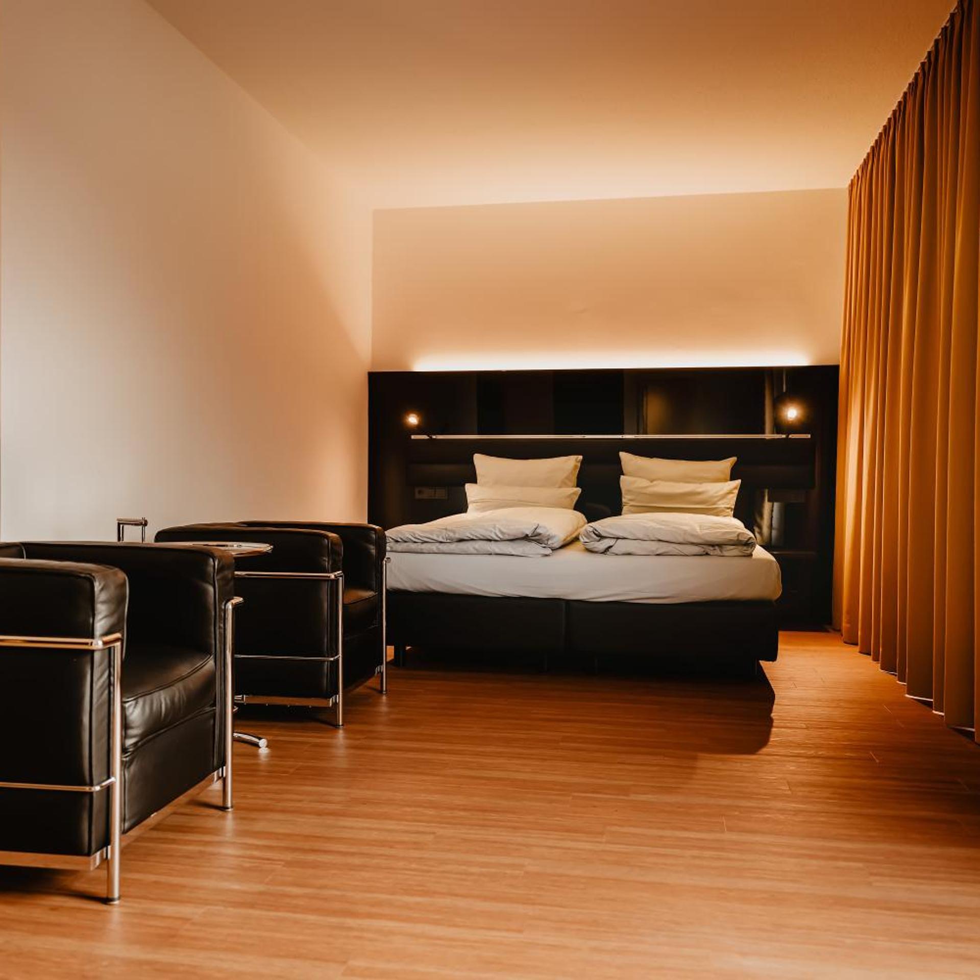 Junior Suite, King Bed, Forest View