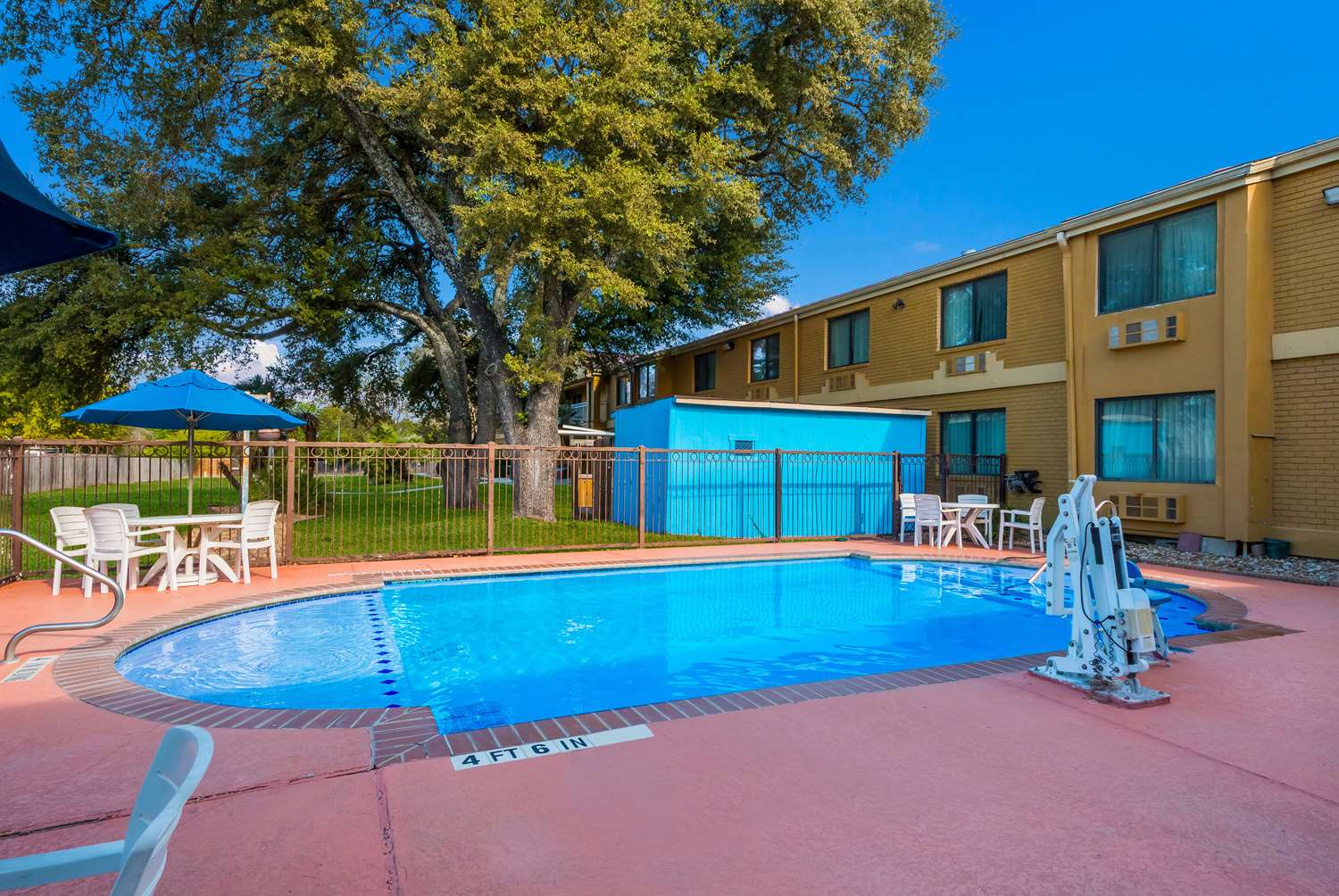 SureStay Plus by Best Western San Antonio North 14/14