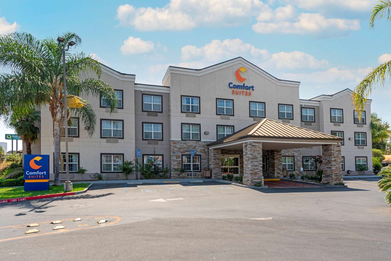Comfort Suites Downtown Sacramento 44/47