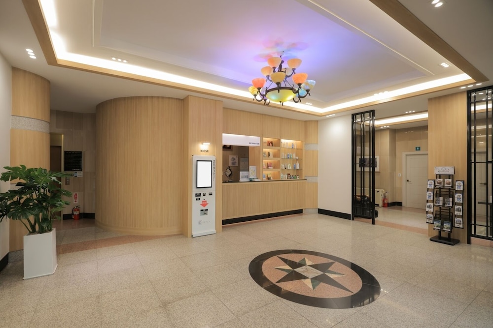 Elysian Hotel 8/50