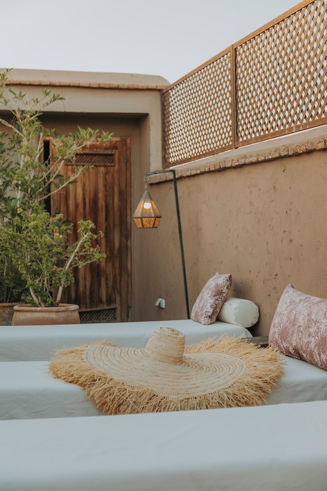 Riad Djebel 10/40