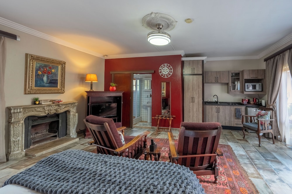Hampton House - Guest House 30/50
