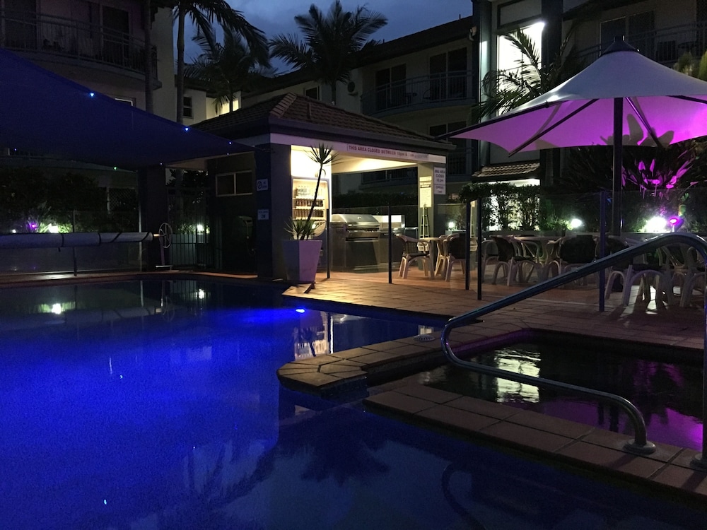 Santana Resort 7/69