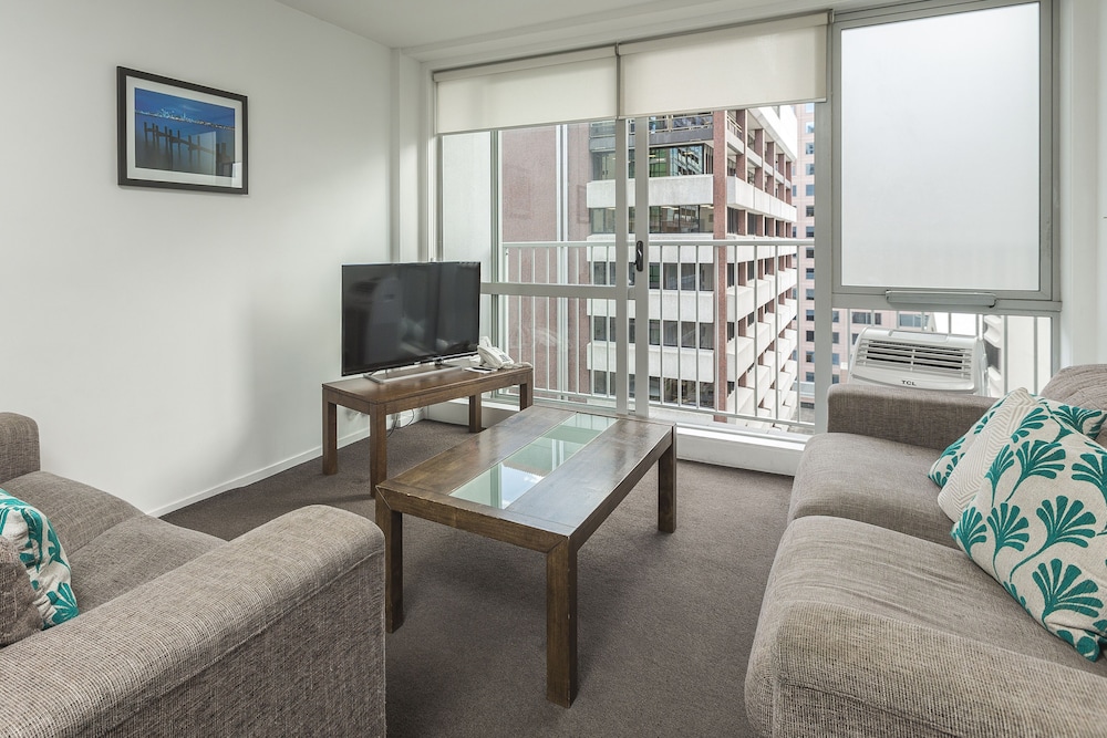 Barclay Suites 31/61