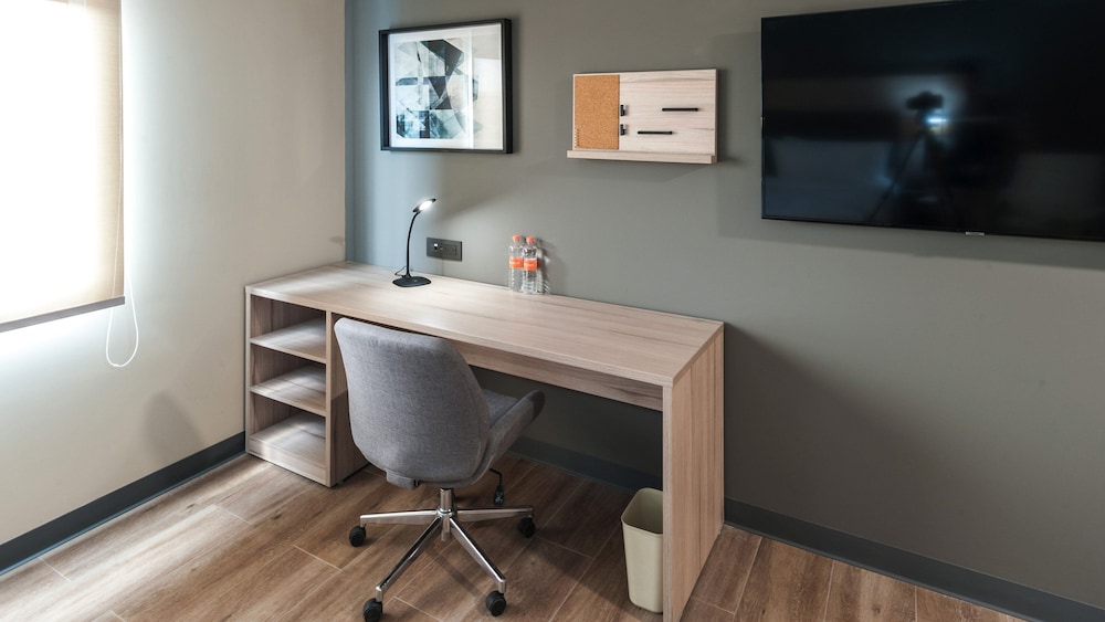 Candlewood Suites Guadalajara Galerias 34/49