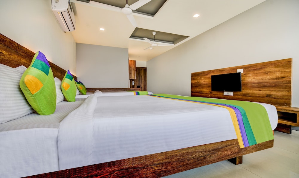Treebo Shree Sai Suites 9/32