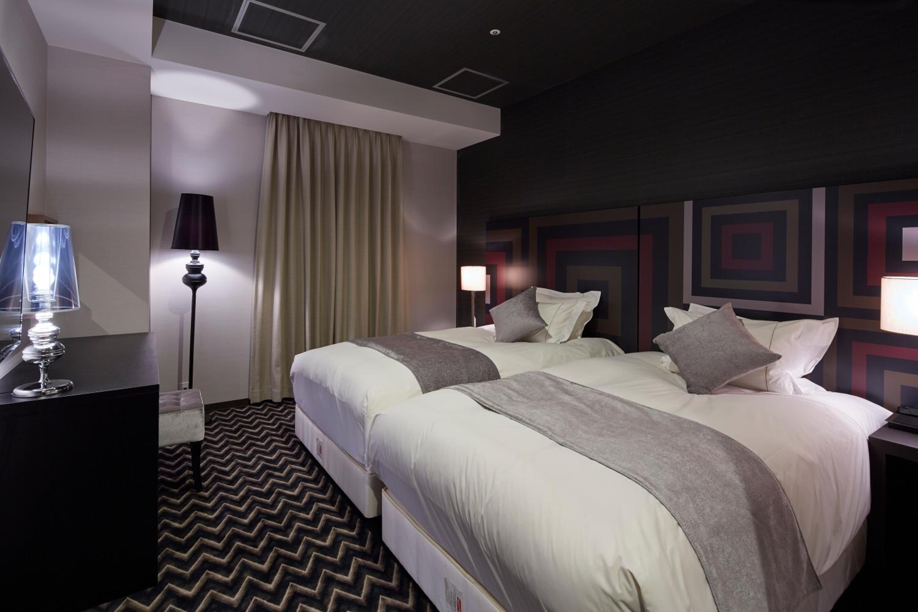Standard, Twin Beds, Electronic Cigarette Only