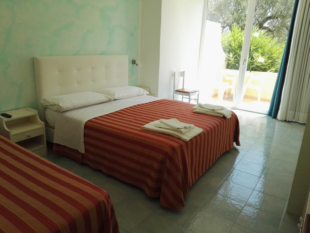 Hotel America 20/64