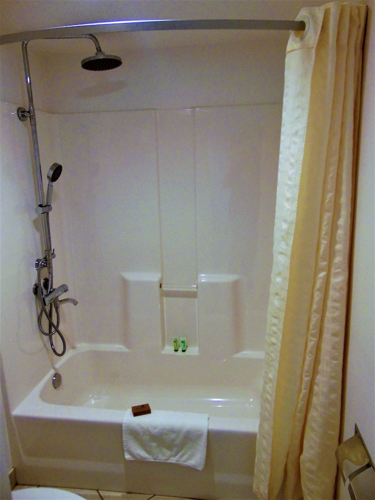 Dolphin Key Resort 48/50