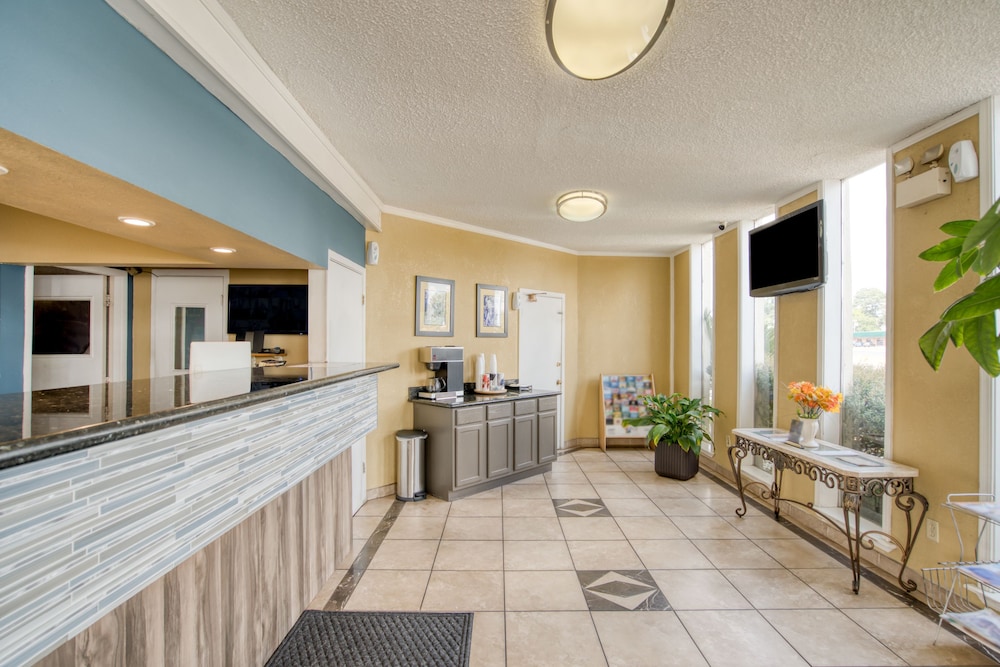 Hotel Alexandria LA - Hwy 165 11/46