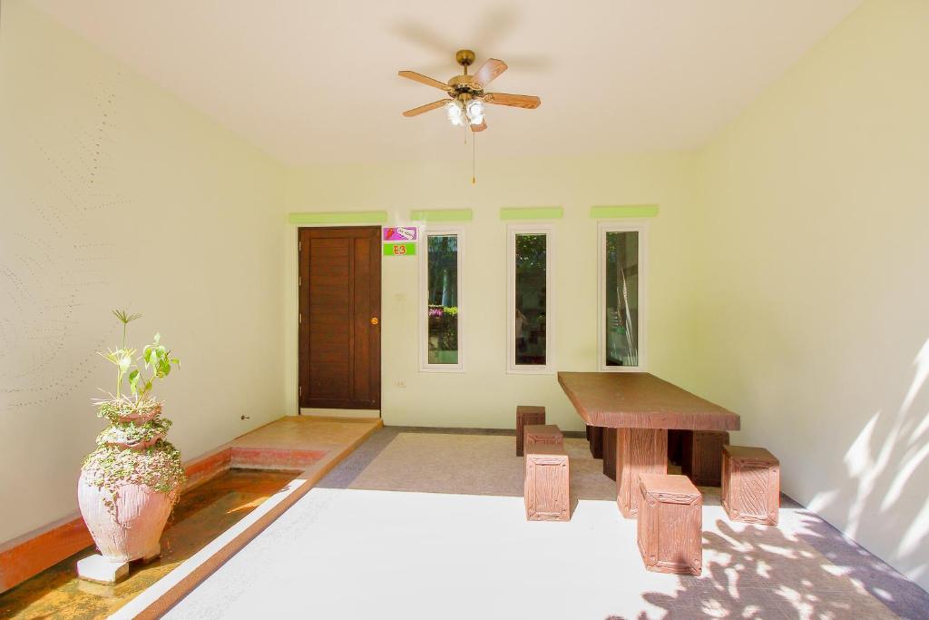 RedDoorz Plus Baan Noppadol Hua Hin Resort 24/50