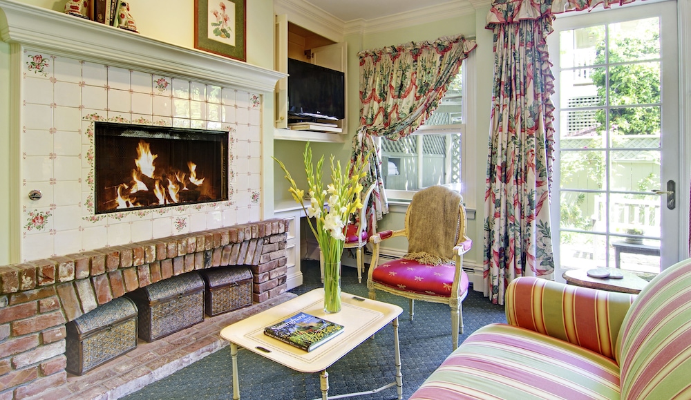 Inn at Depot Hill 66/76