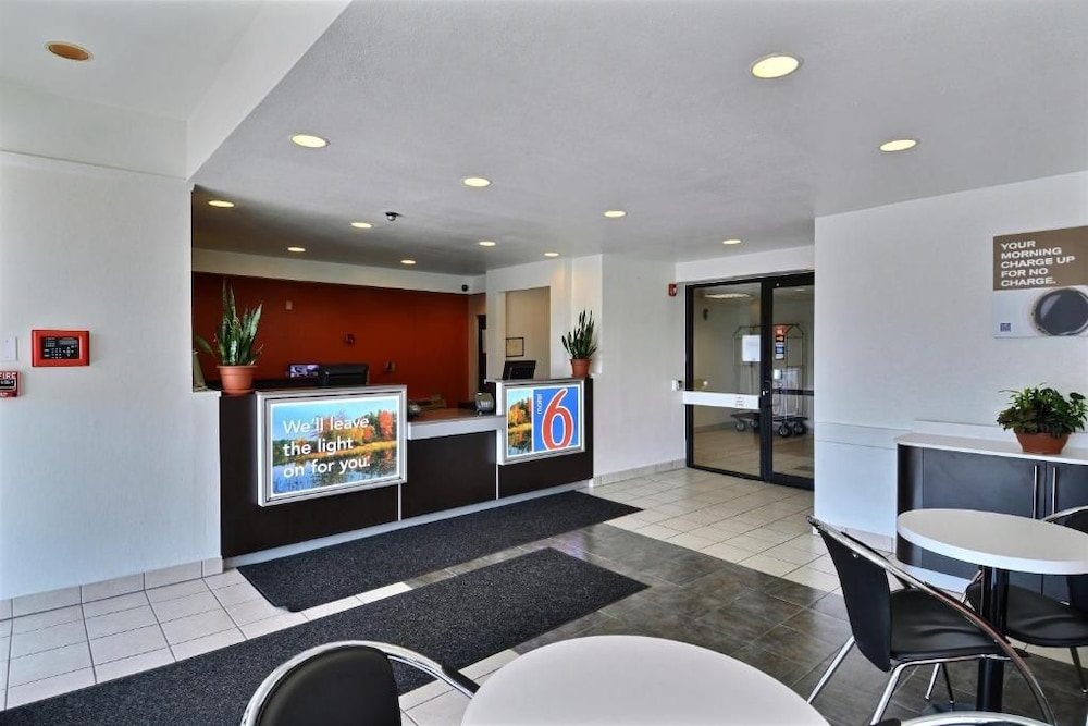 Motel6 Danvers, MA - Boston North 11/58