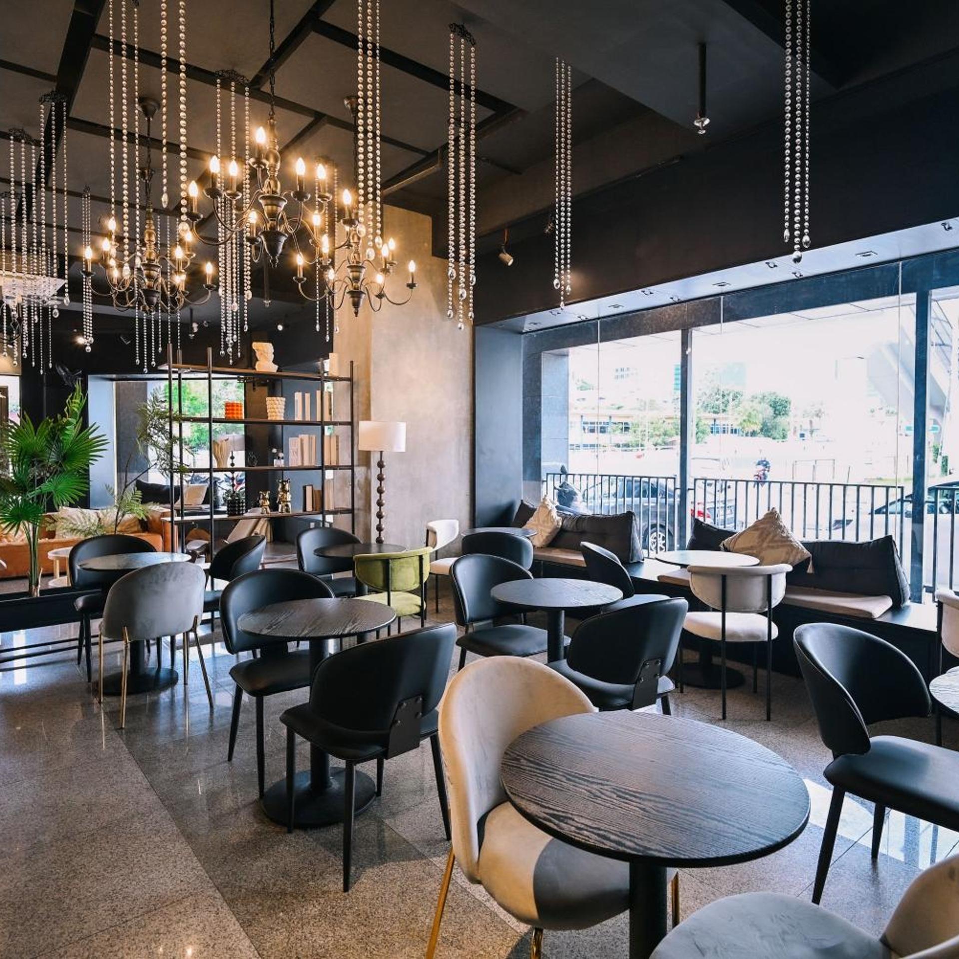 The Hulo Hotel & Gallery 44/59