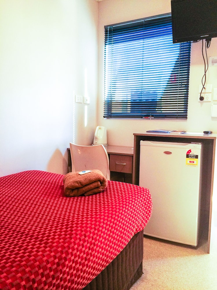 SPINIFEX HOTEL 6/39