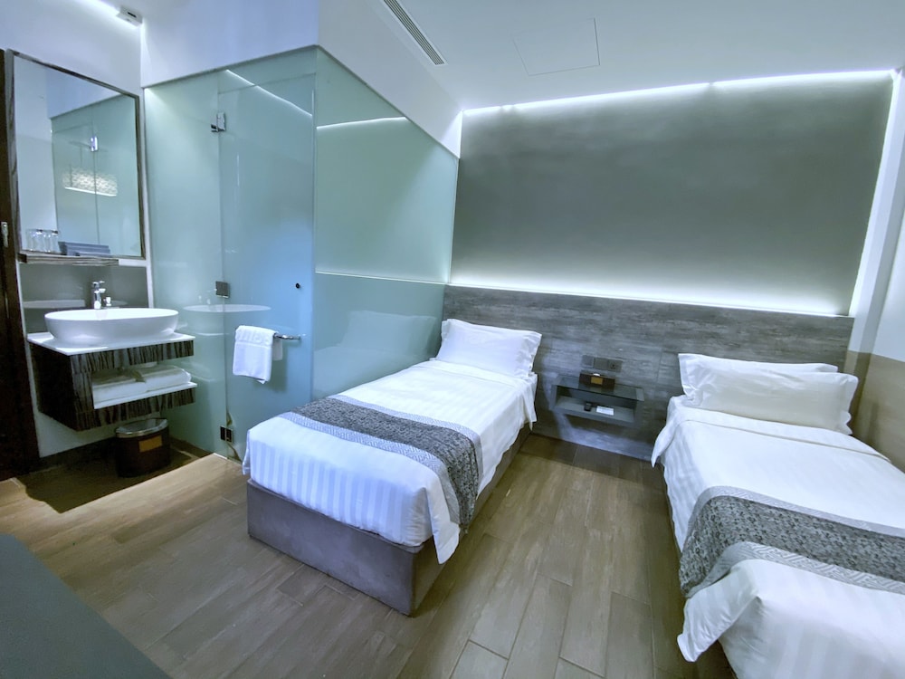 Bliss Hotel Singapore 14/75