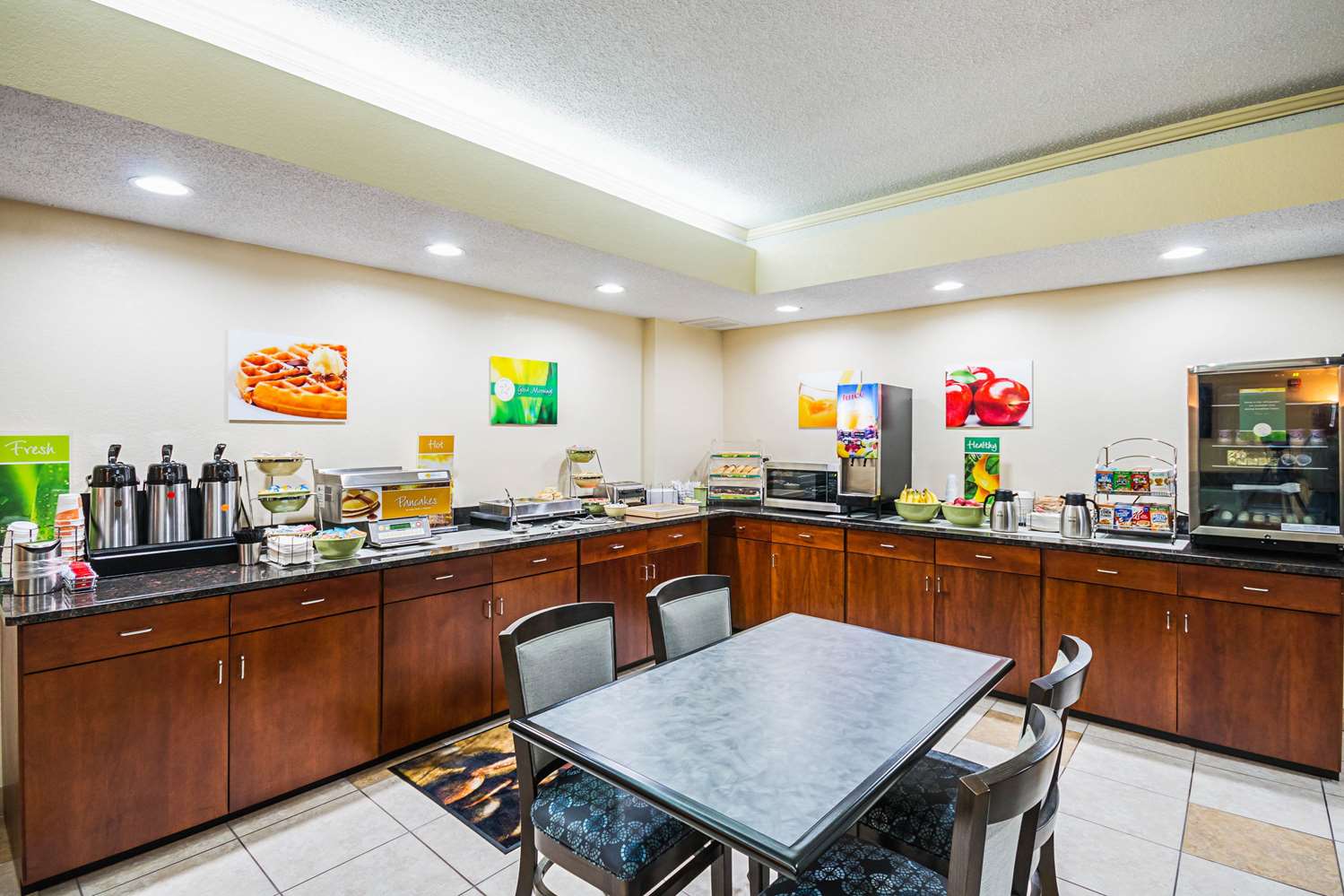 Quality Inn Berea, KY 26/32