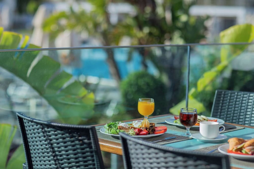 Golden Coast Hotel and Bungalows 59/75