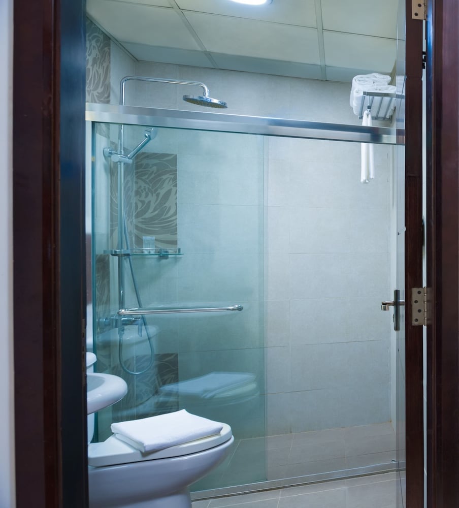 Muscat Dunes Hotel 42/44