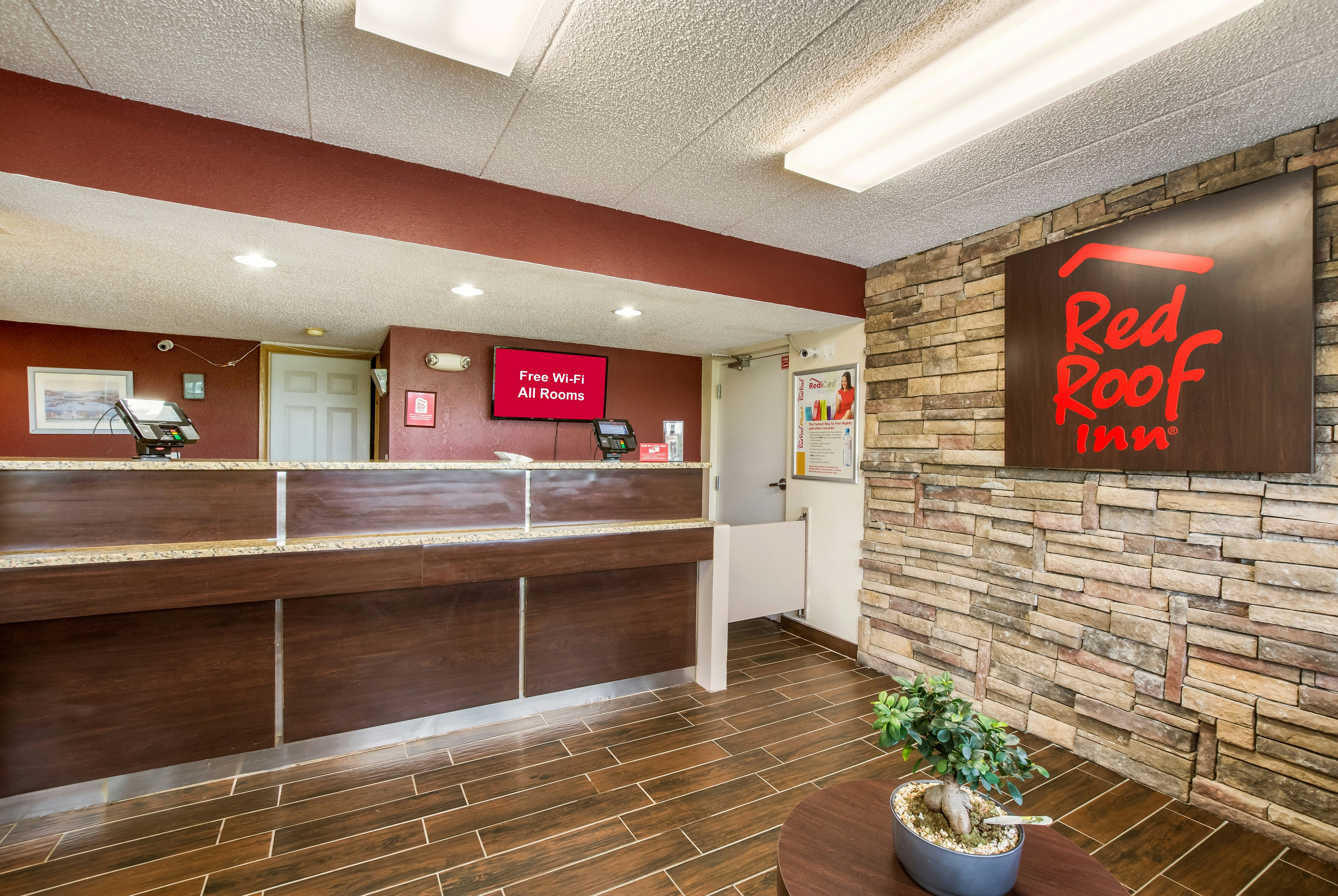 Red Roof Inn Saginaw Frankenmuth 9/24