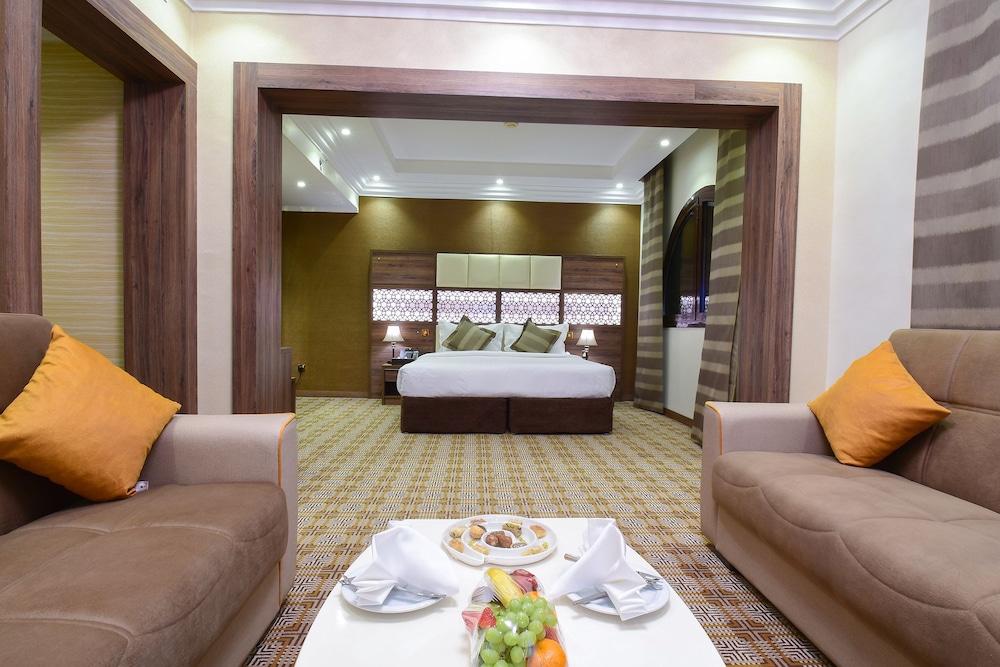 الذهبي جولدن توليب(Golden Tulip Al Zahabi) 37/50