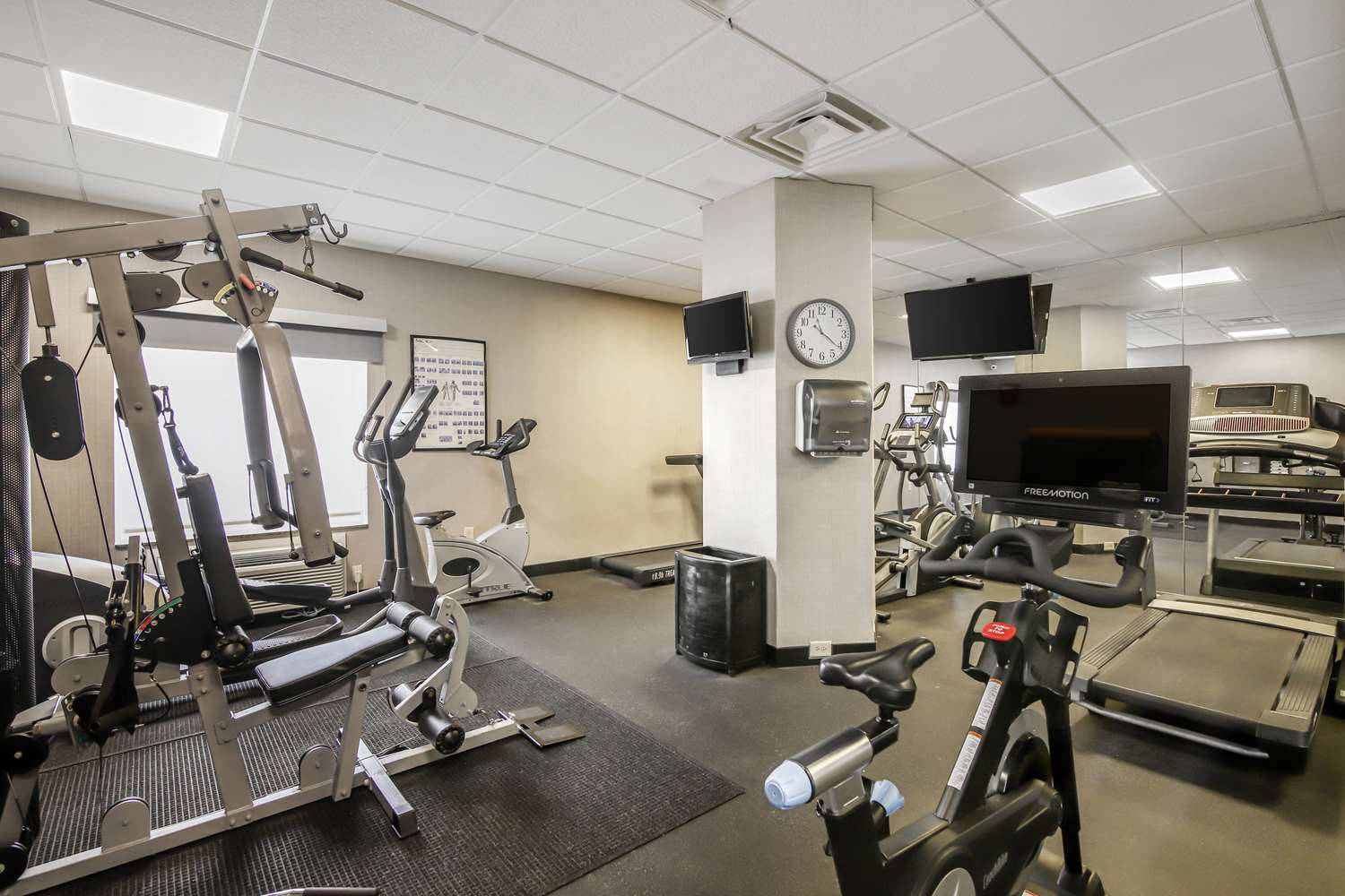 Best Western Plus Brunswick Inn & Suites 28/45