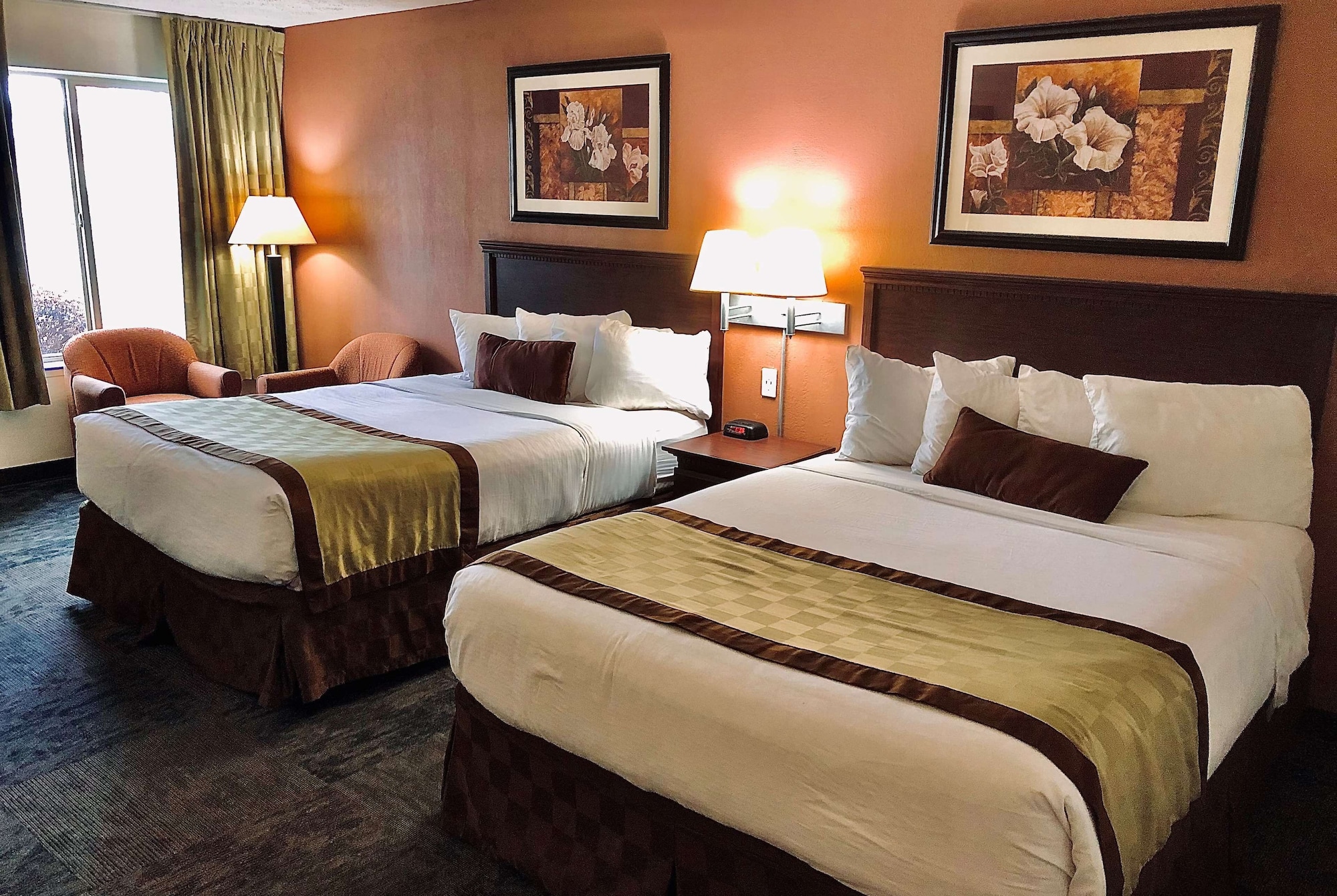 Efficiency, 2 Queen Beds