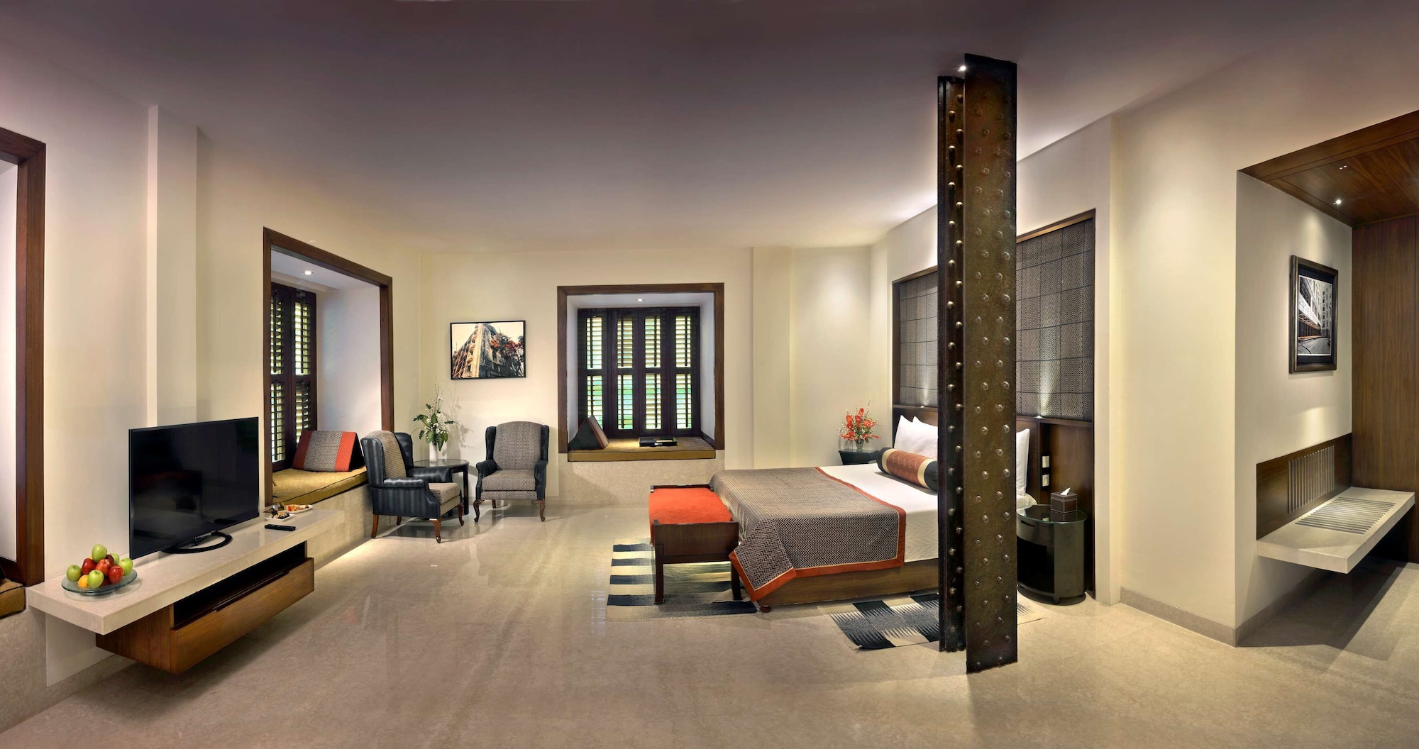 EDWARDIAN, SUITE