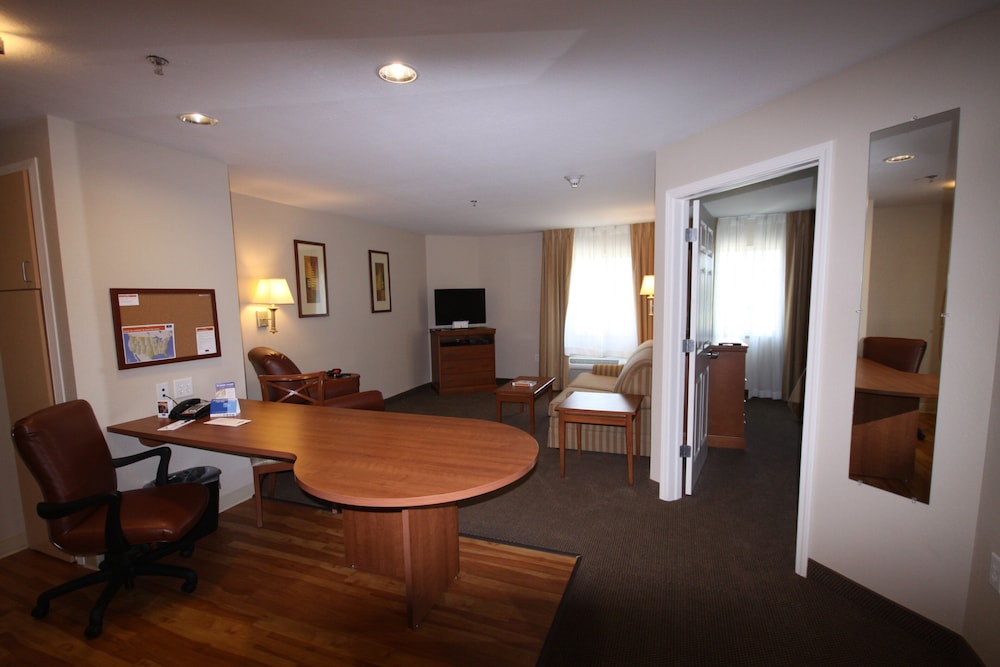 Candlewood Suites Watertown-Fort Drum 47/68