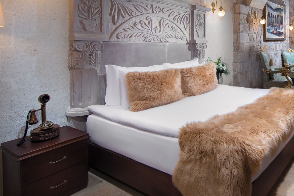 Pegasos Cave Suite 23/50