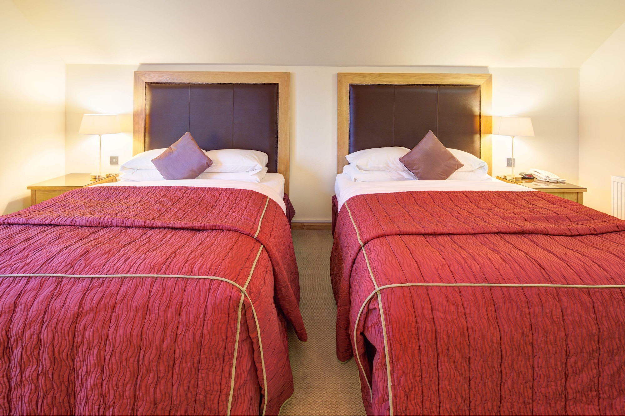 DELUXE, DOUBLE OR TWIN BED