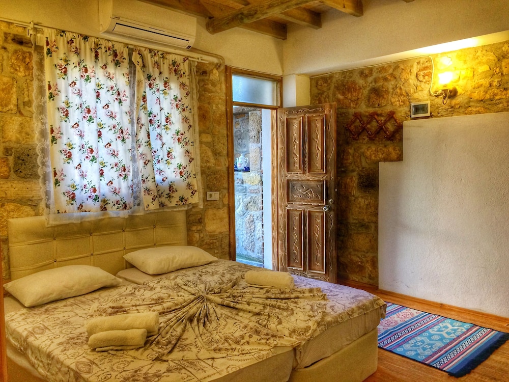 Parmis Boutique House 34/50