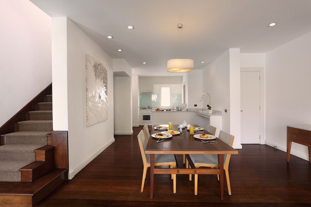 DOWNTOWN VILLAS 25/46