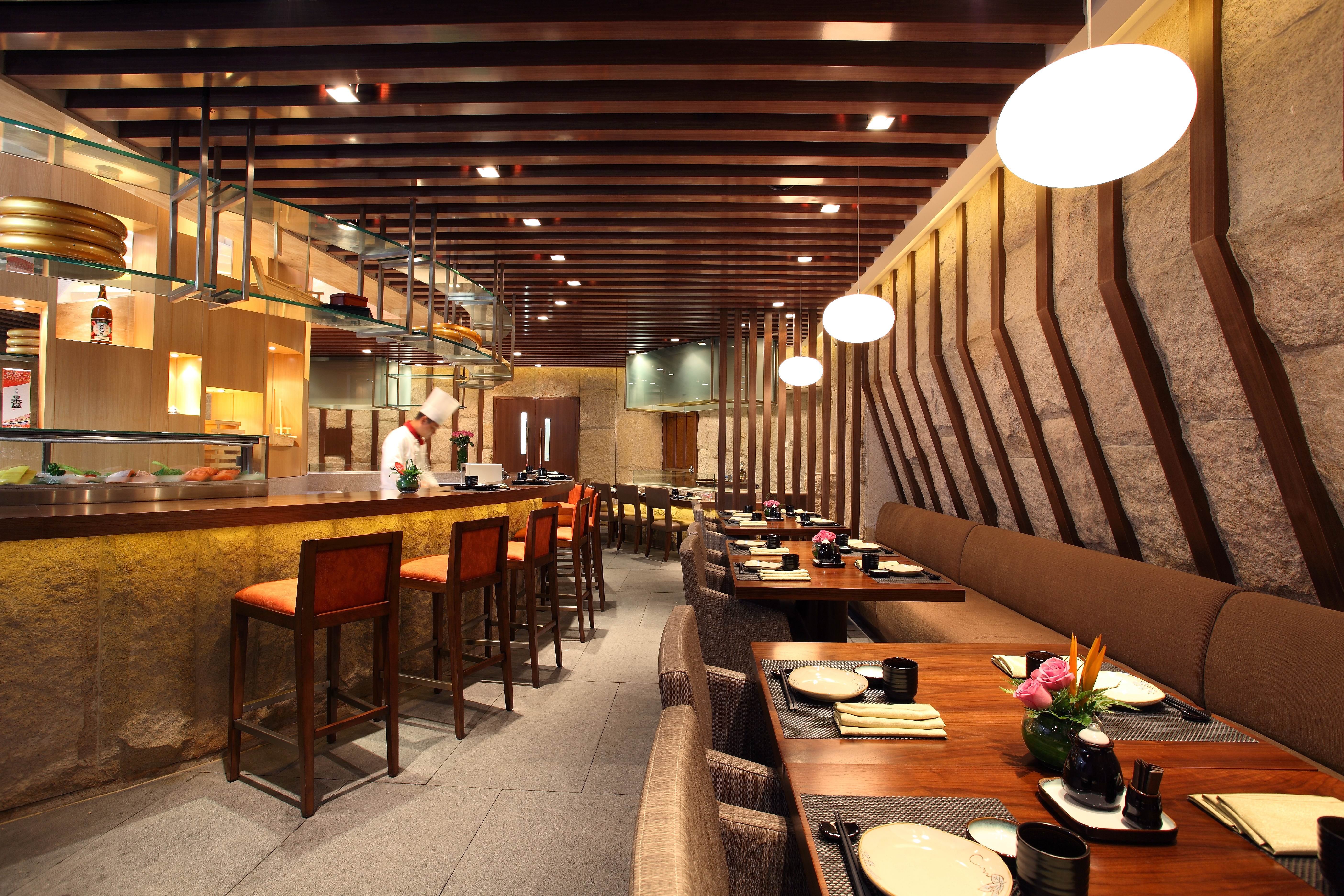 Crowne Plaza Zhongshan Wing on City 30/50