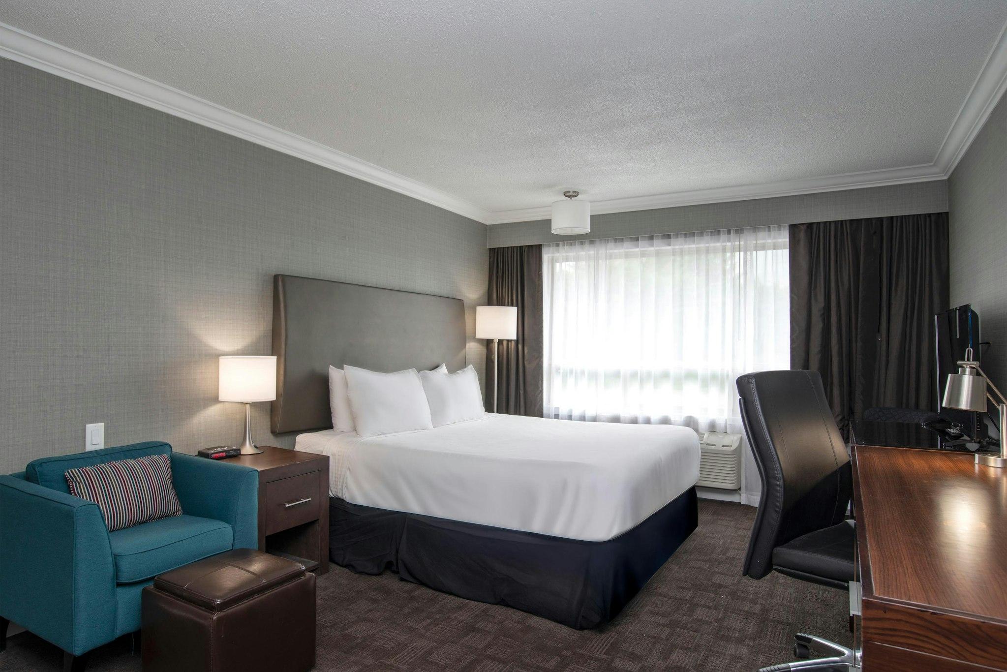 Standard, King Bed, South Wing