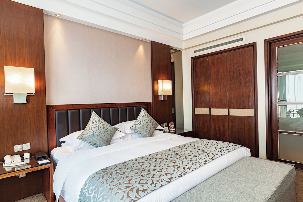 Yidu Jinling Grand Hotel 11/50