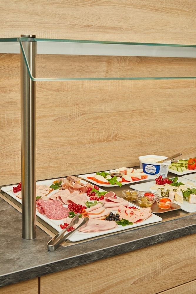 Hotel Filderland - Stuttgart Messe - Airport - Self Check-In 49/59