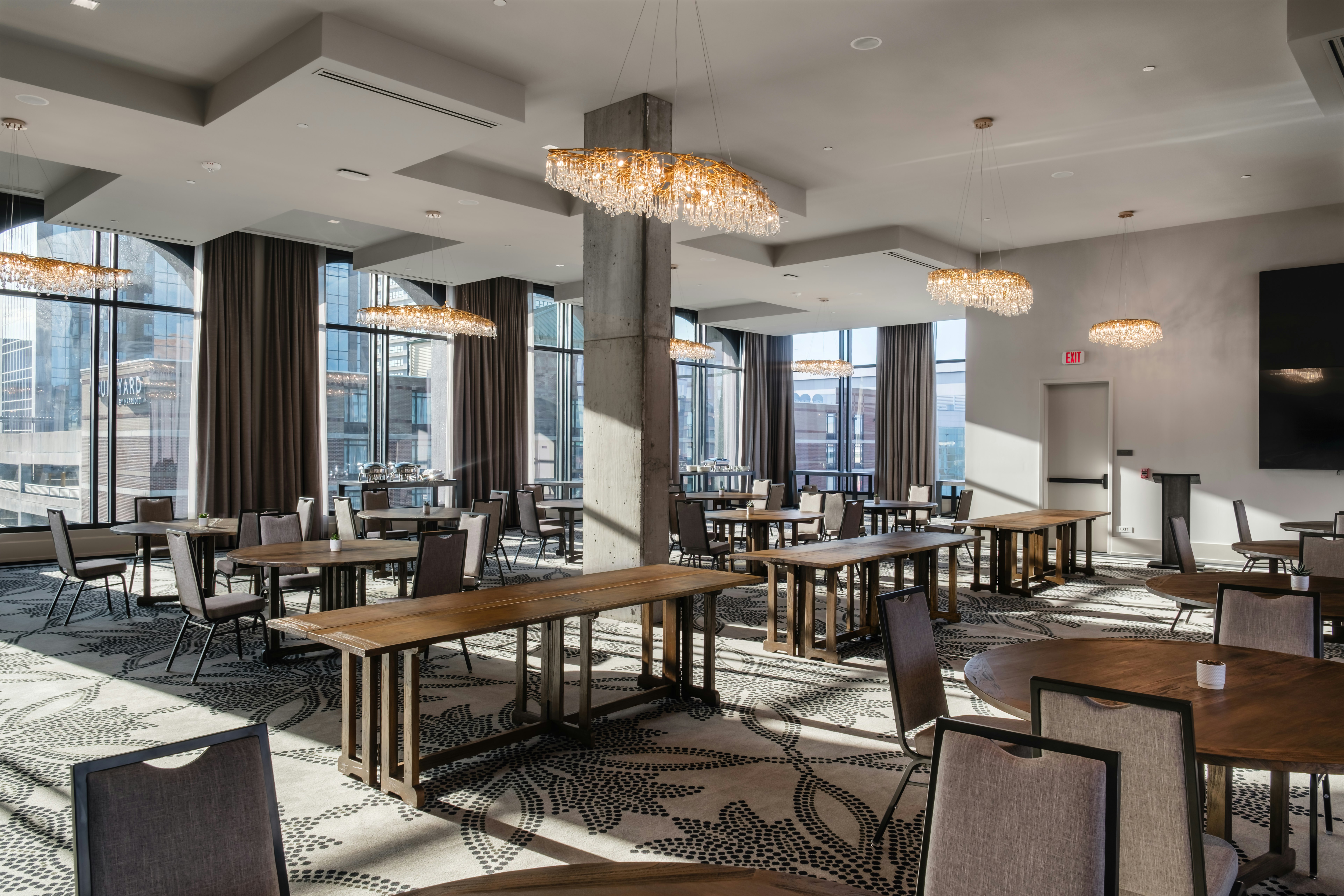 Hotel Bourre Bonne Louisville, Curio Collection by Hilton 47/56
