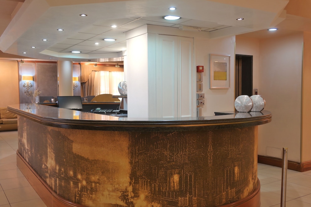 Hotel Mondial 2/28