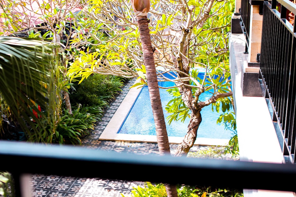Putu Guest House 2 31/35