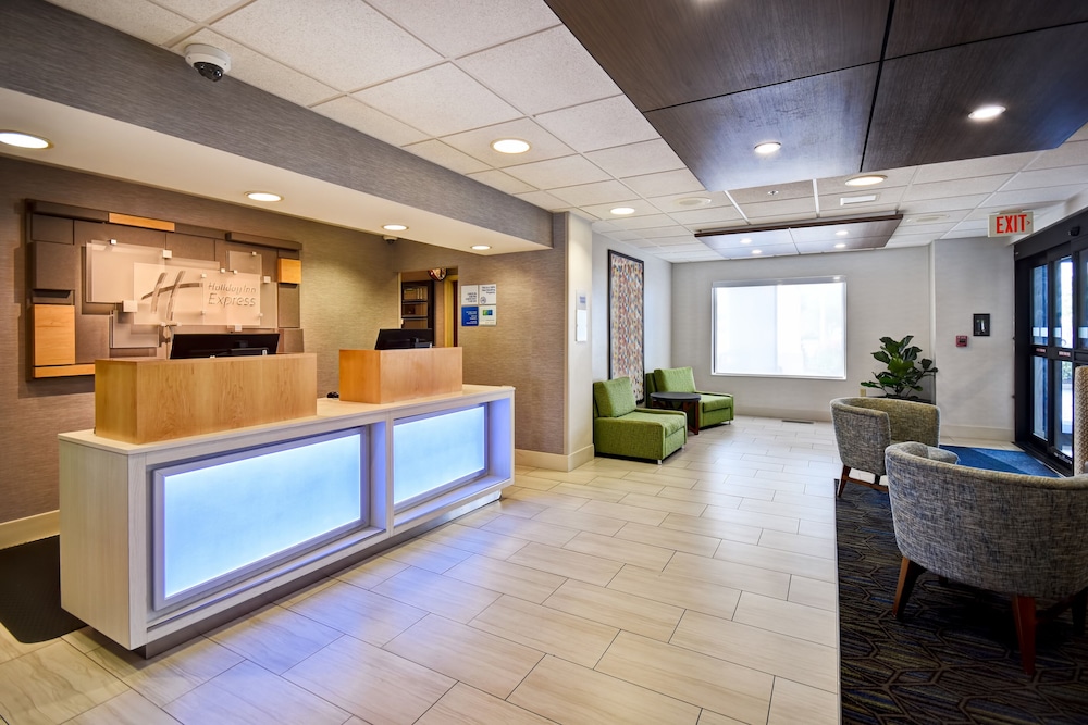 Holiday Inn Express Newport North - Middletown 10/49
