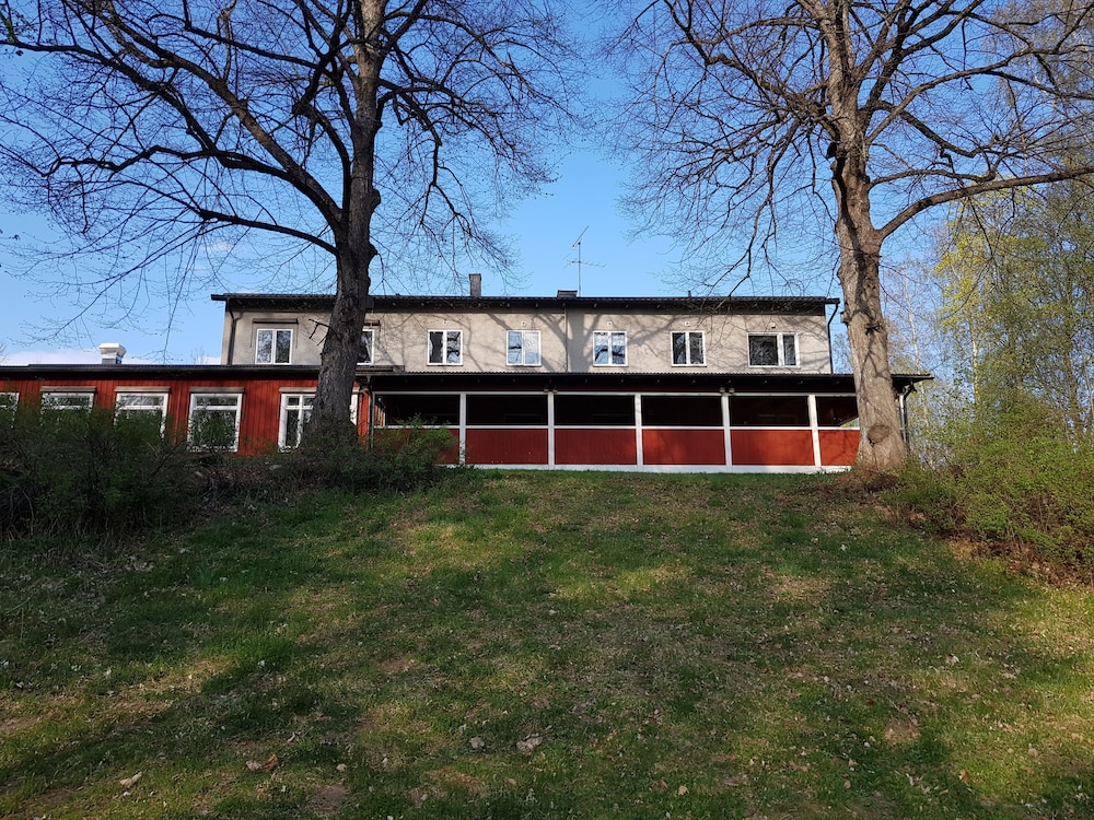Brukshotellet Skinnsberg 5/50